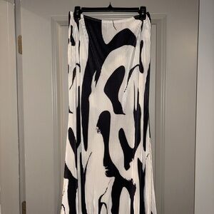 Black and White Abstract Print Women's Skirt